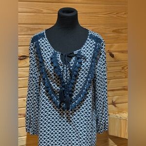 Crown and Ivy women's size Xl Navy and White Geometric Tassel Fringe Tunic Top.